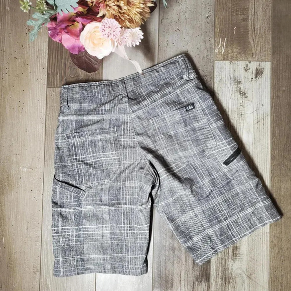 Lee Boys' Dungarees Grafton Cargo Short Gray and White Plaid Size 8 Regular - Picture 15 of 16